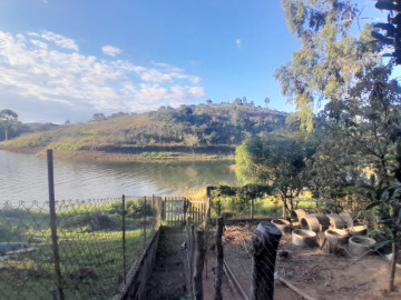 Casa a Venda em Igaratá - Pé na água - Terreno 1000 metros