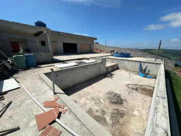 Casa em construção - Igaratá - 2.800m